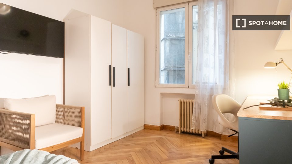 Double room Madrid, 6 beds, 140m² — photo 44