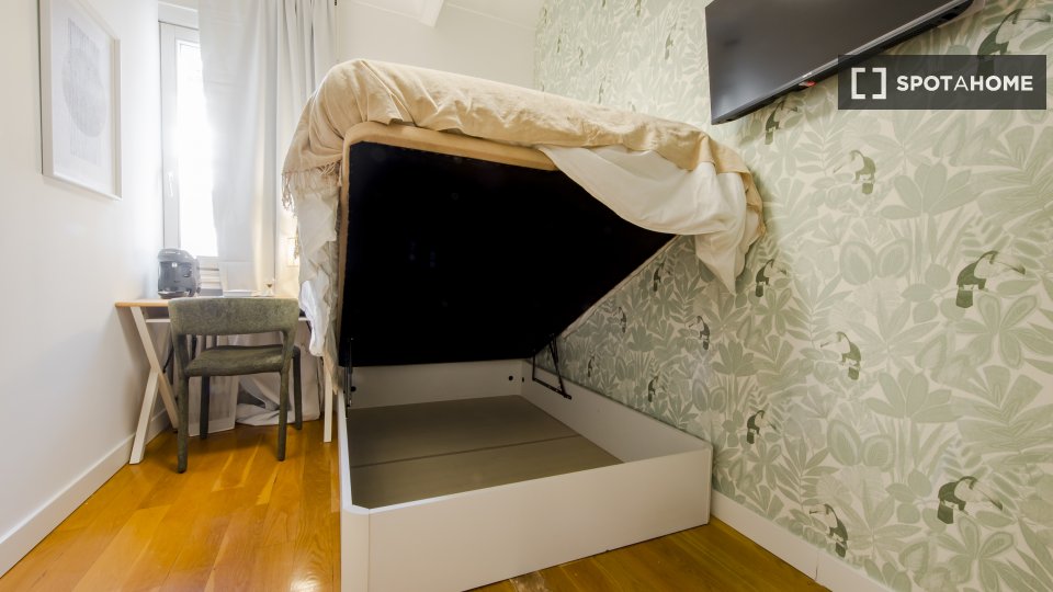 Double room Madrid, 13 beds, 266m² — photo 3