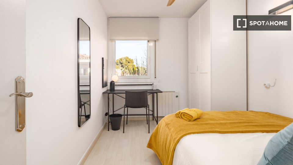Double room Barcelona, 4 beds, 120m² — photo 14