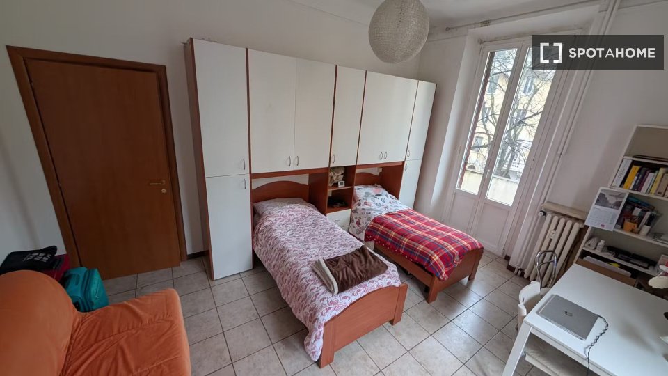 Double room Milan, 3 beds, 90m² — photo 15