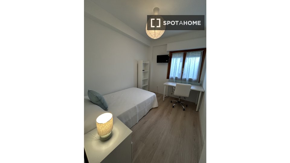 Double room Madrid, 3 beds — photo 7