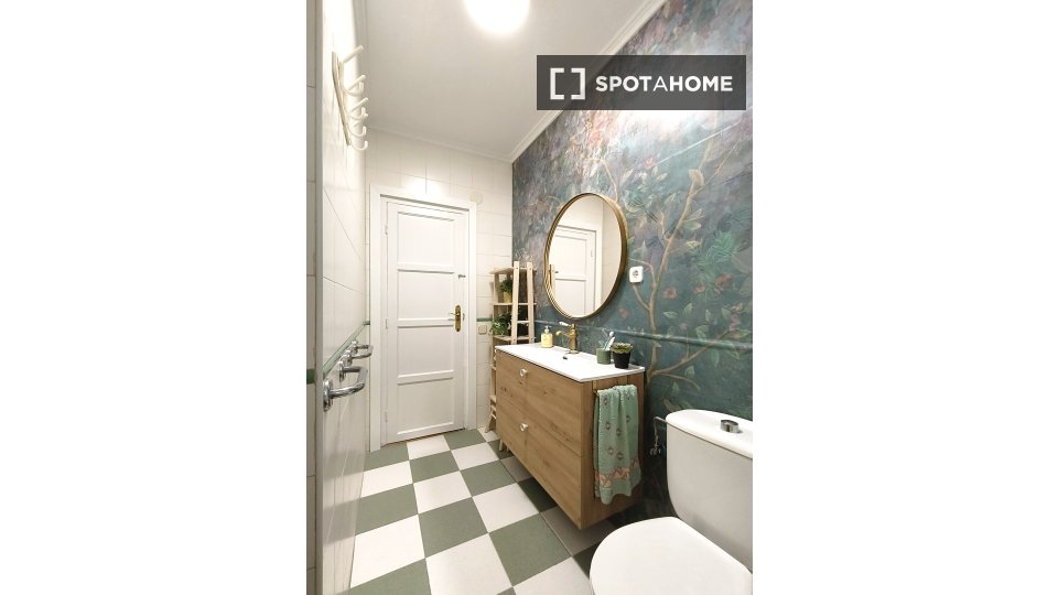 Apartment Pamplona, 5 beds, 124m² — photo 7