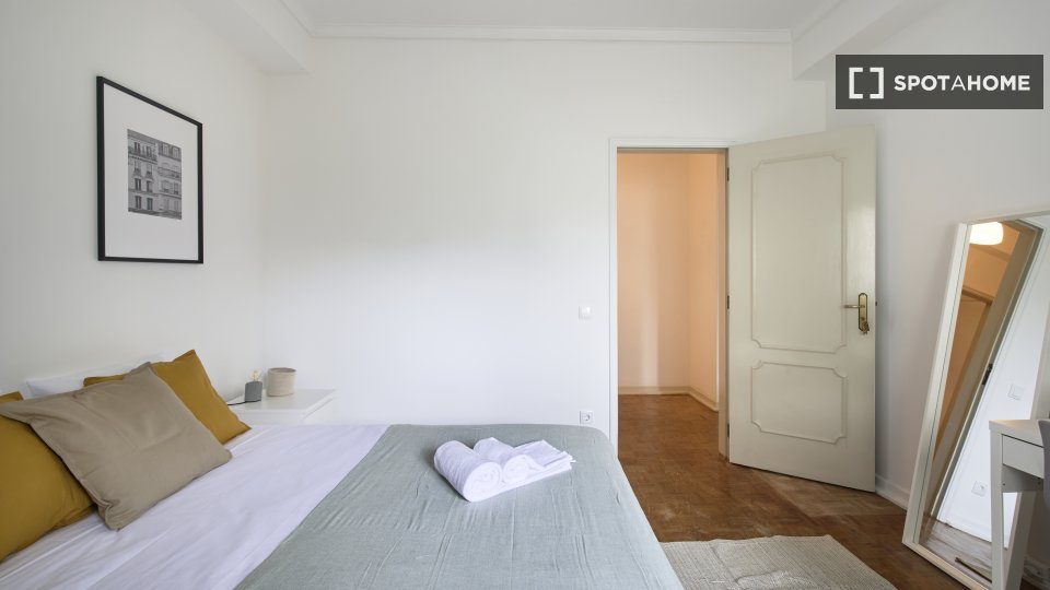 Double room Lisbon, 7 beds — photo 9