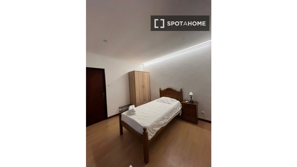 Double room Porto, 5 beds, 400m² — photo 28