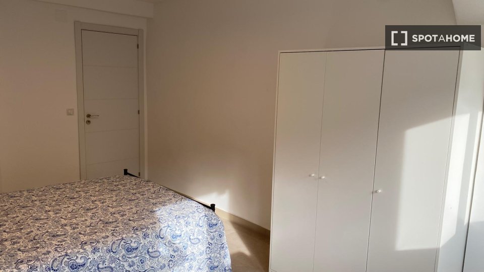 Double room Madrid, 3 beds — photo 2