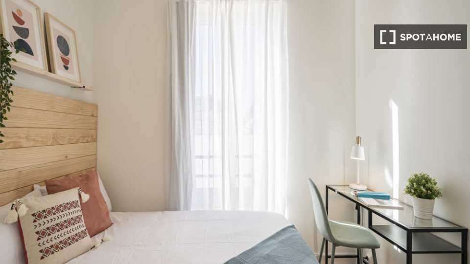 Double room Madrid, 17 beds — photo 36