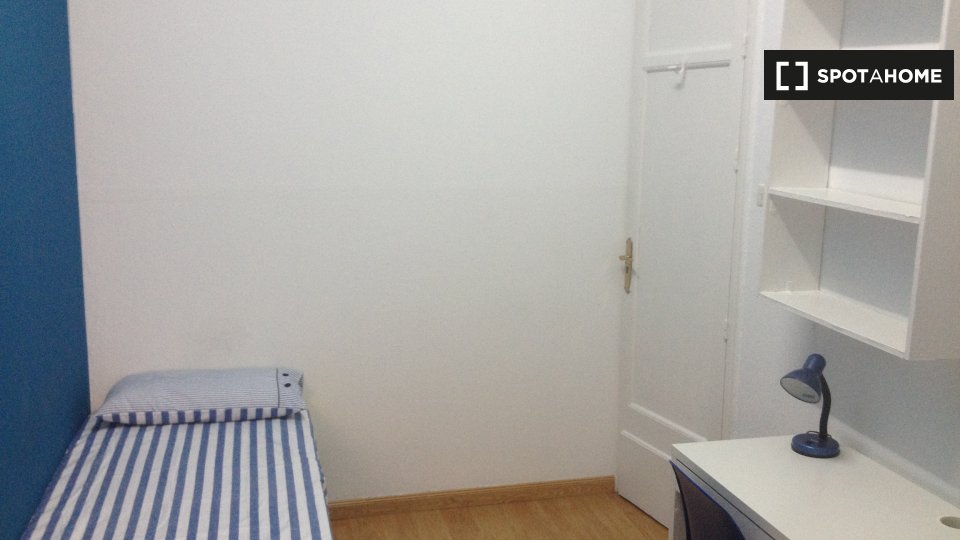 Double room Madrid, 6 beds — photo 3