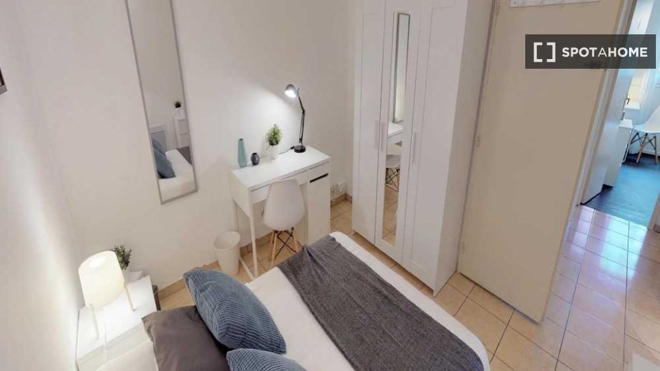 Double room Lille, 4 beds, 70m² — photo 9