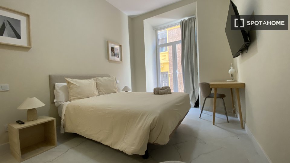 Double room Madrid, 3 beds — photo 2