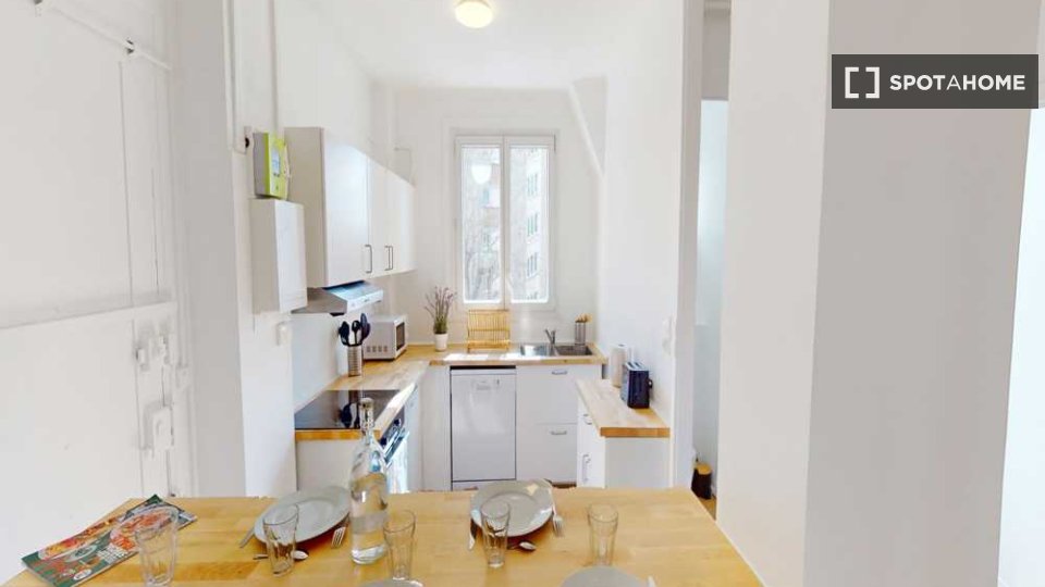 Double room Paris, 5 beds, 100m² — photo 3