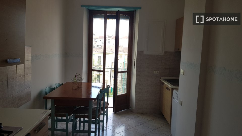 Double room Turin, 3 beds, 96m² — photo 18