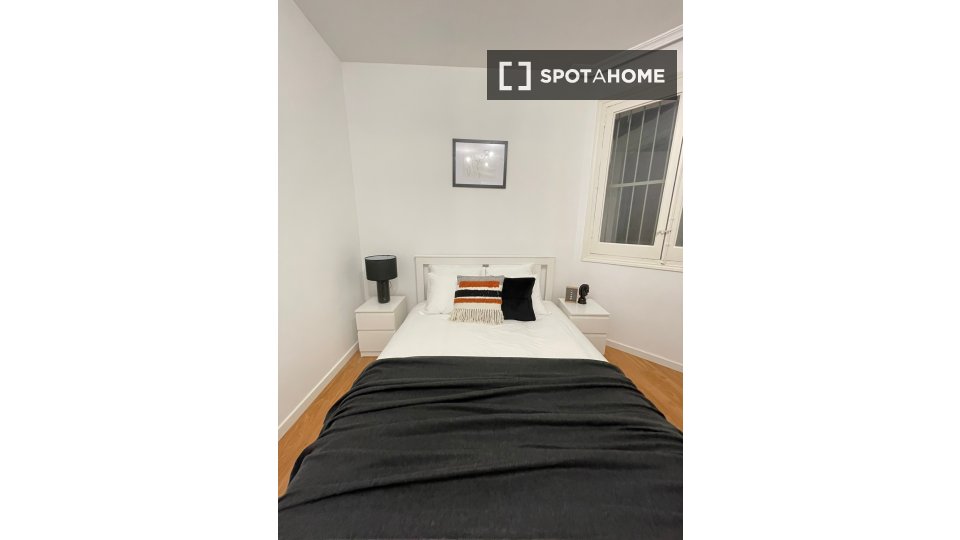 Double room Madrid, 5 beds — photo 2