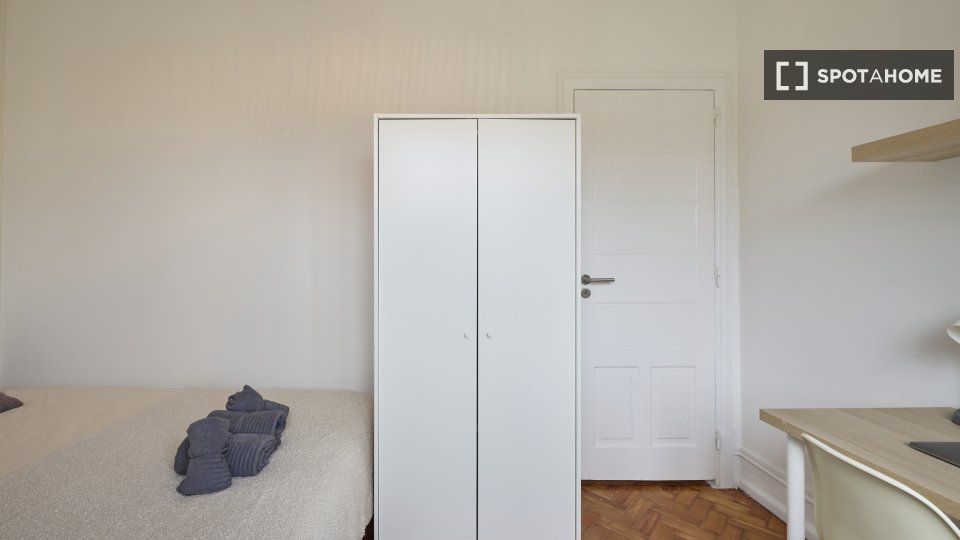 Double room Lisbon, 10 beds — photo 44