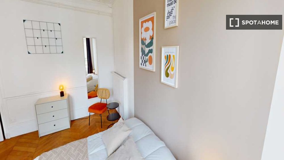 Double room Paris, 3 beds, 80m² — photo 13
