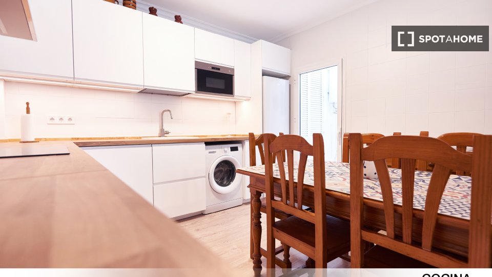 Double room Seville, 5 beds — photo 32