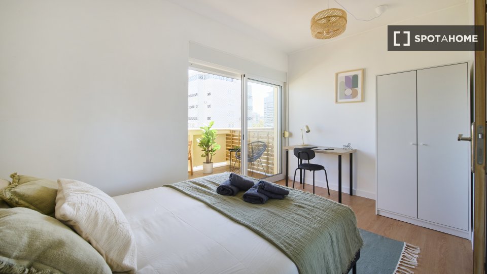 Double room Lisbon, 6 beds — photo 1
