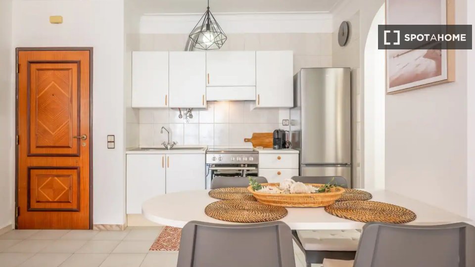 Apartment Lisbon, 1 bed — photo 8