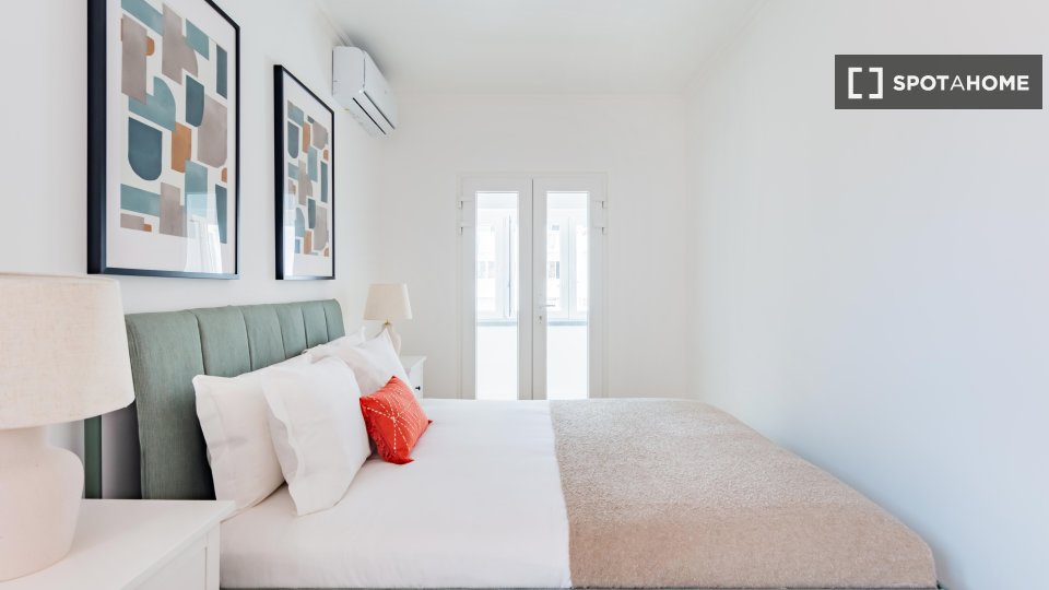 Apartment Lisbon, 2 beds — photo 15
