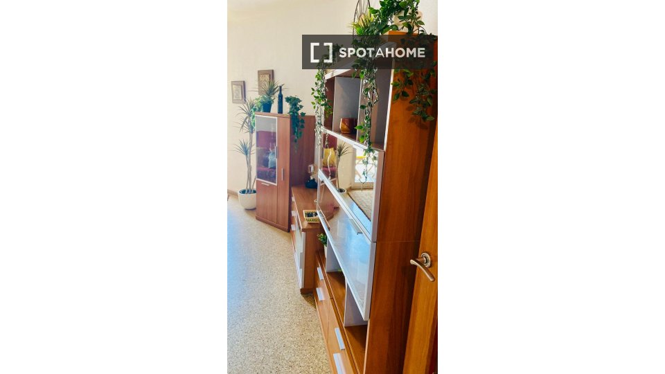 Apartment Valencia, 4 beds, 80m² — photo 10
