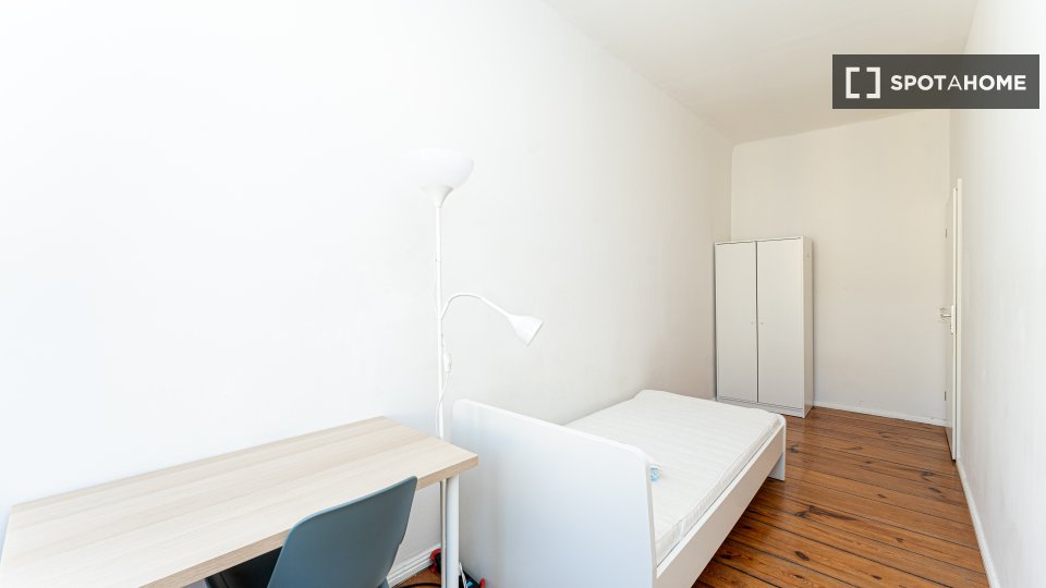 Double room Berlin, 2 beds — photo 23