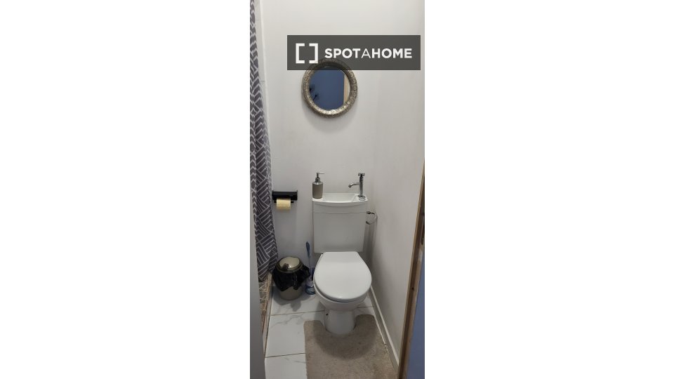 Double room Lille, 1 bed, 18m² — photo 6