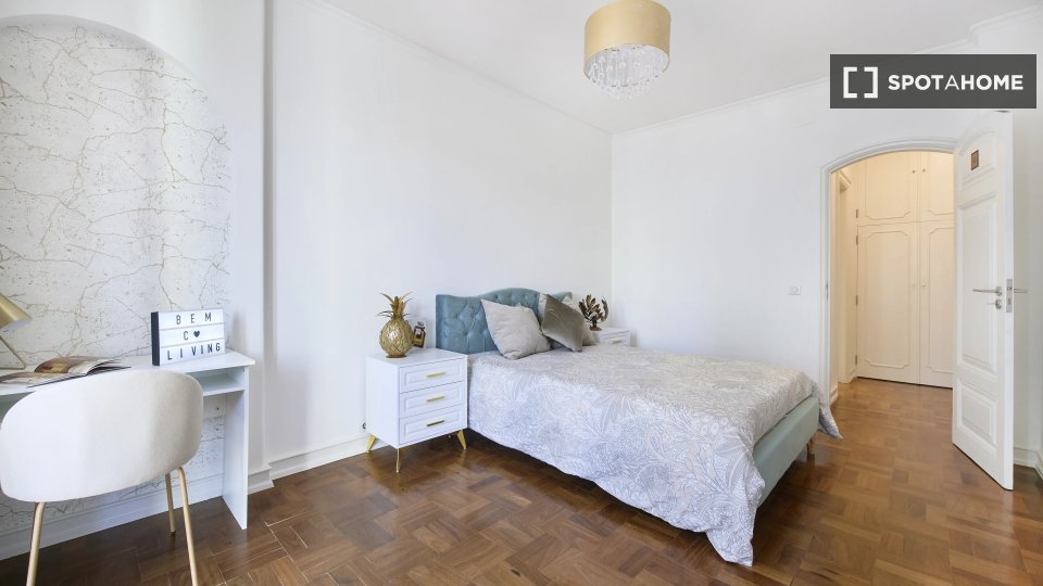 Double room Lisbon, 7 beds — photo 4