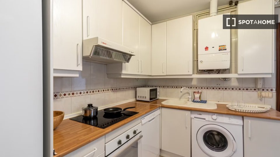 Double room Madrid, 4 beds, 99m² — photo 7