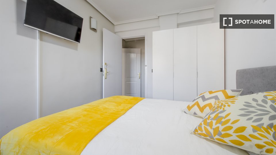 Double room Madrid, 5 beds, 100m² — photo 16