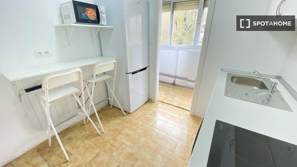 Double room Madrid, 4 beds — photo 17