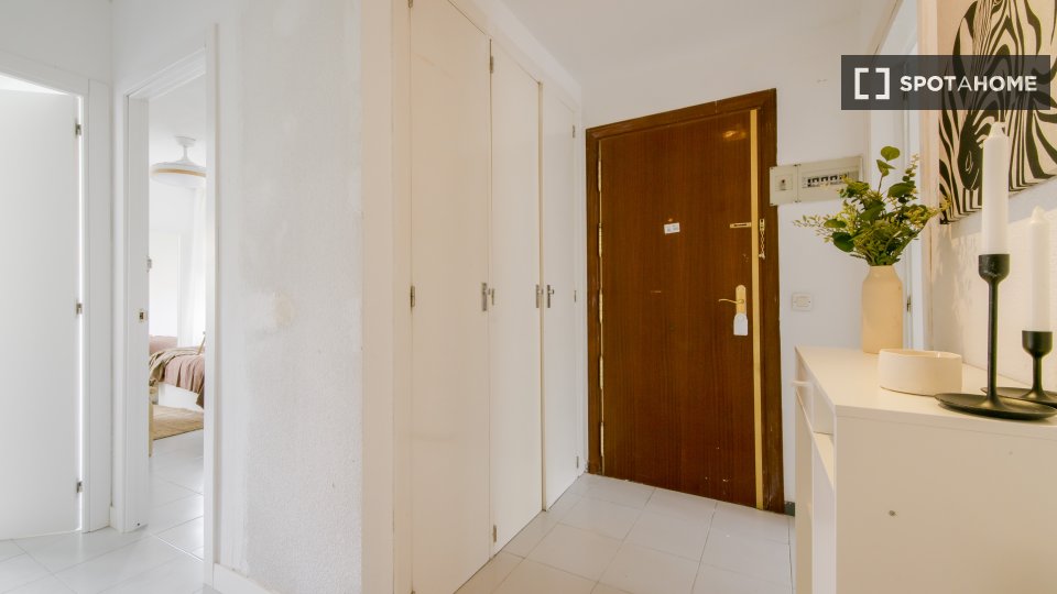 Double room Madrid, 5 beds — photo 4