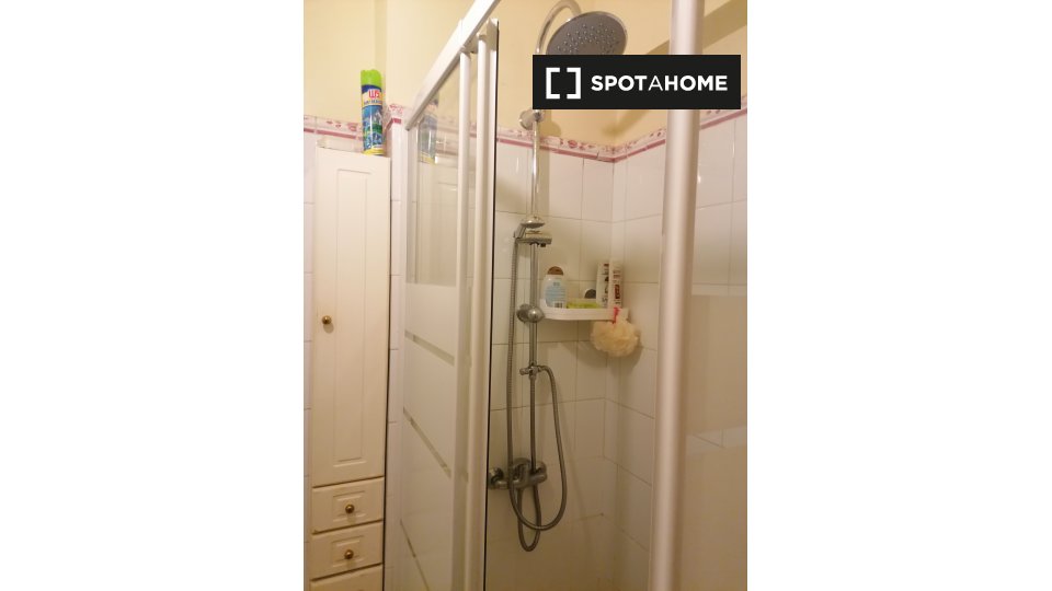 Double room Lisbon, 3 beds, 120m² — photo 12
