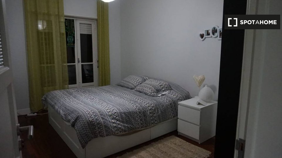 Double room Lisbon, 4 beds, 160m² — photo 17