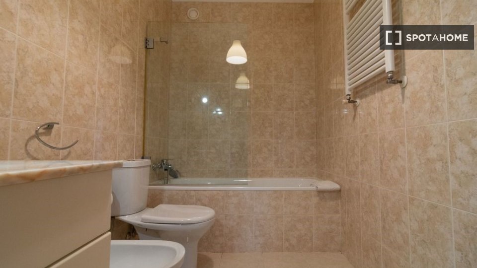 Double room Porto, 5 beds, 110m² — photo 14