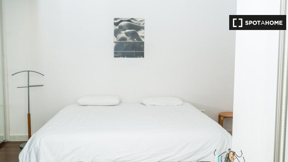 Apartment Barcelona, 4 beds, 121m² — photo 3