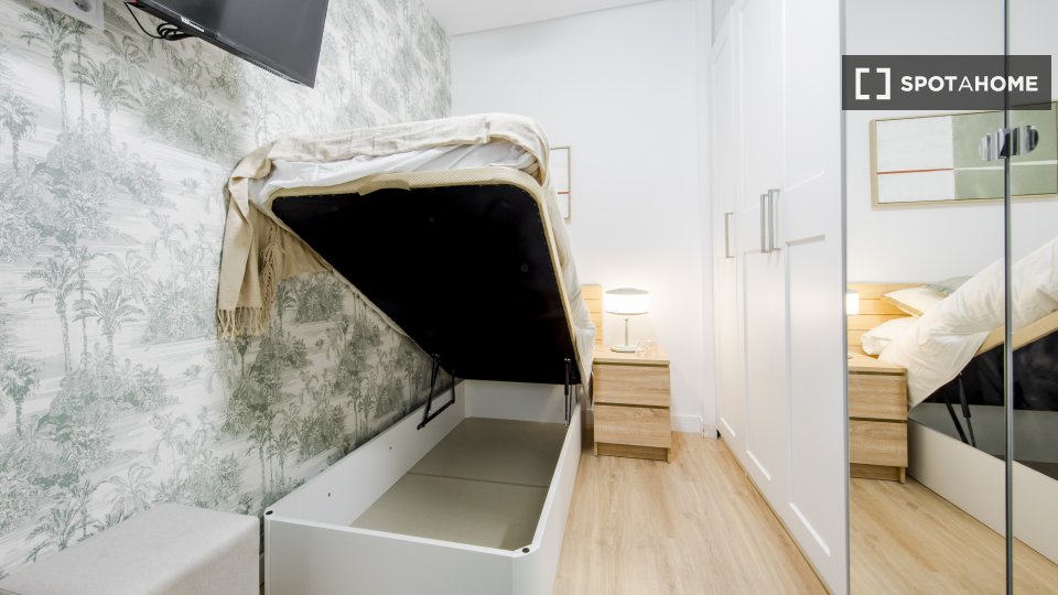 Double room Madrid, 8 beds — photo 2