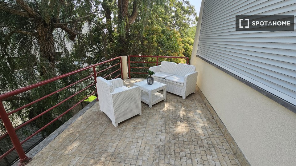 Apartment mono Lisbon, 95m² — photo 24