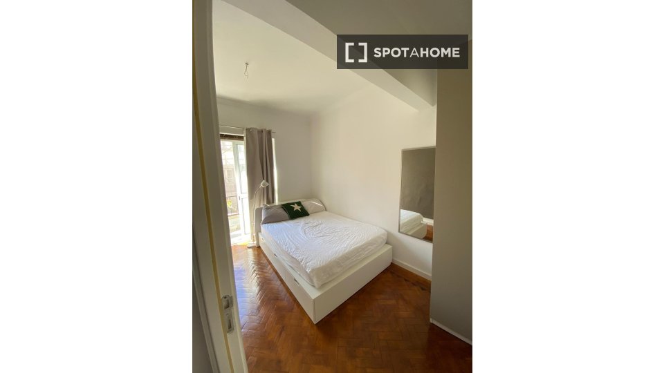 Apartment Lisbon, 2 beds, 60m² — photo 1