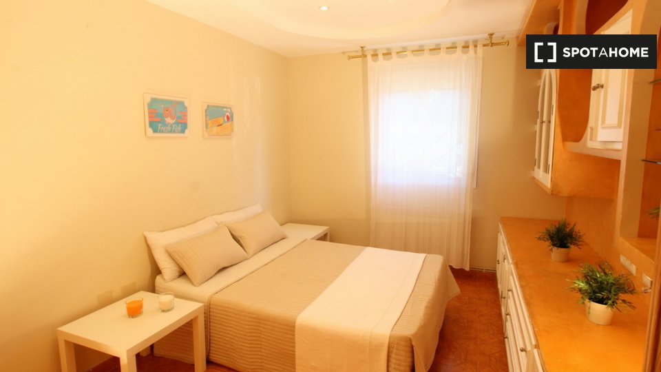 Double room Madrid, 4 beds — photo 1