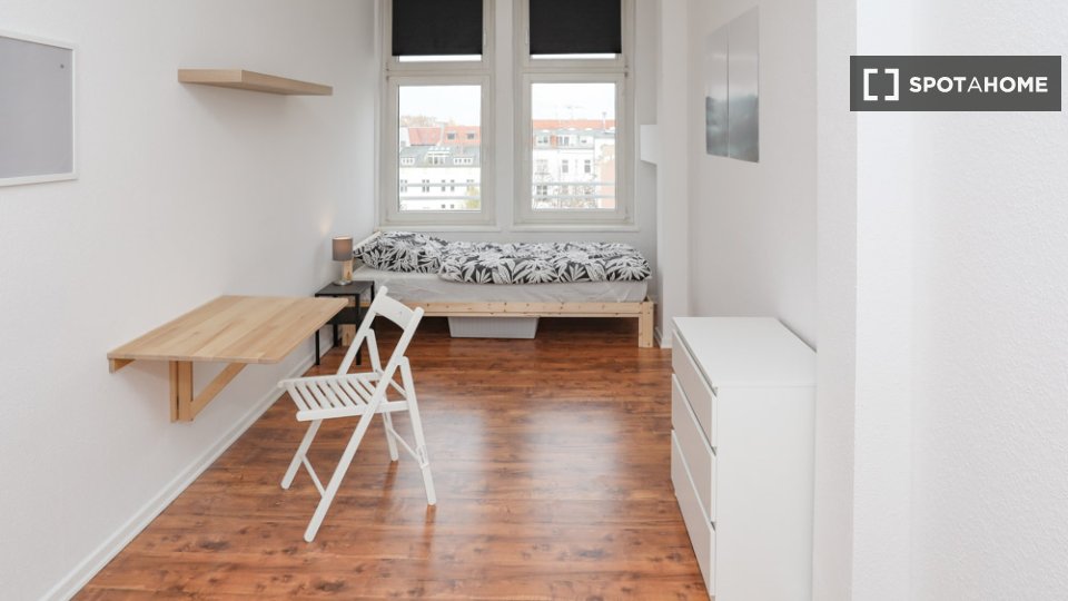 Double room Berlin, 4 beds, 105m² — photo 4