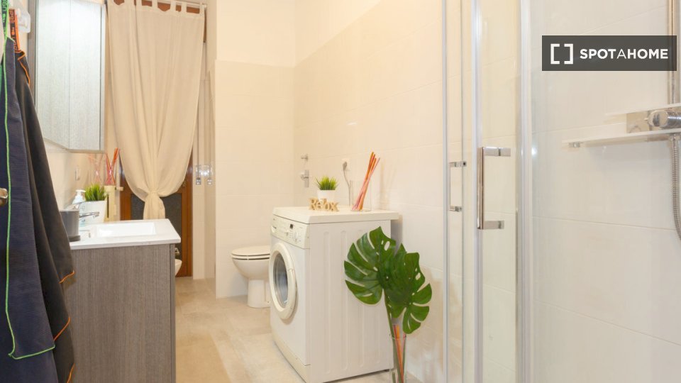 Double room Milan, 4 beds — photo 17