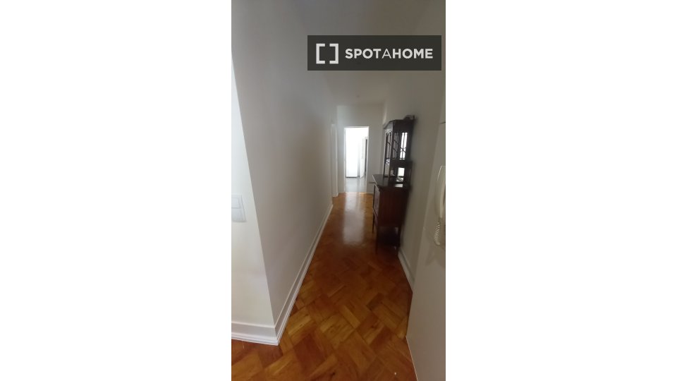 Double room Lisbon, 5 beds, 130m² — photo 13