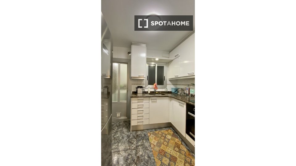 Apartment Barcelona, 3 beds, 62m² — photo 5