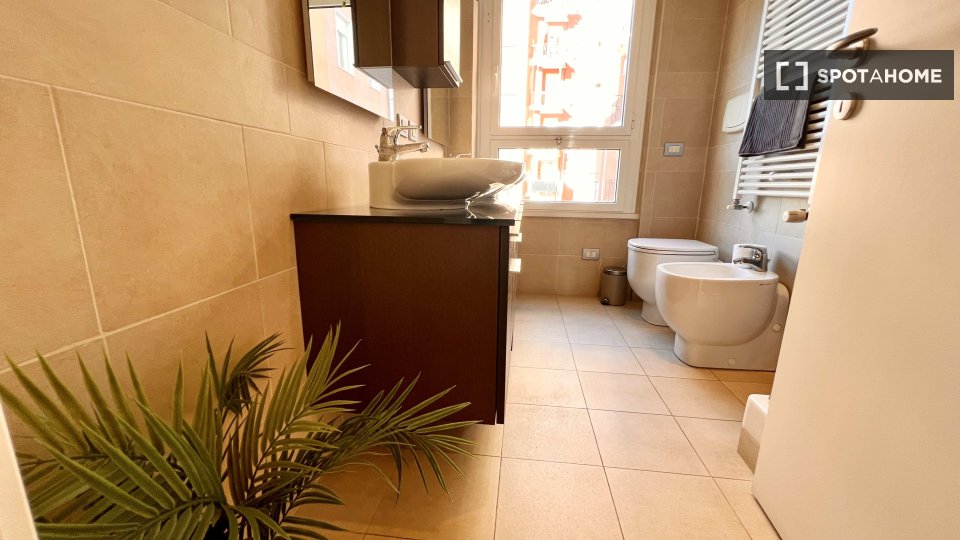 Double room Milan, 4 beds, 107m² — photo 8