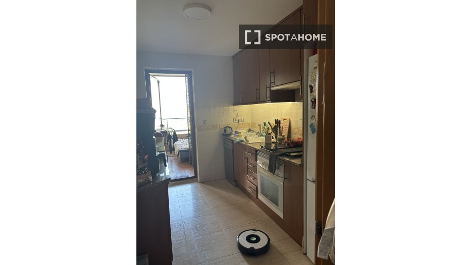 Double room Alicante, 1 bed, 30m² — photo 11