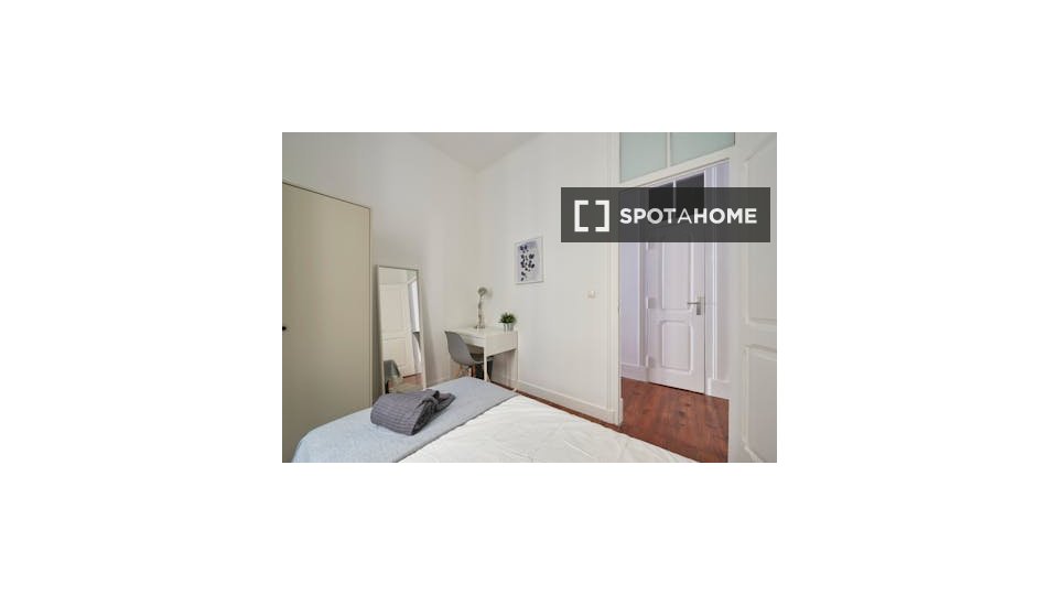Double room Lisbon, 6 beds — photo 4