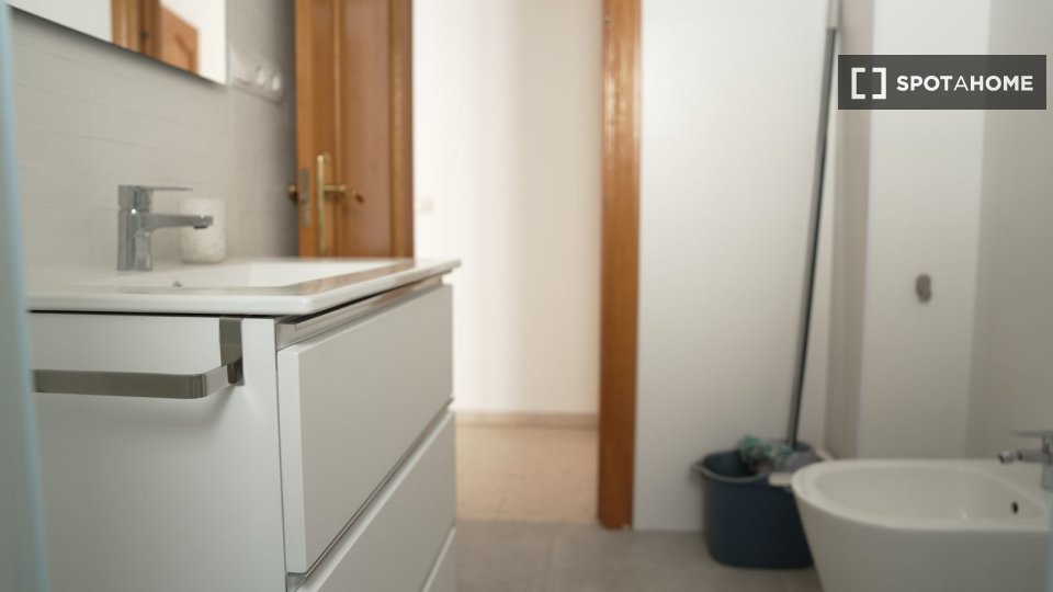 Apartment Malaga, 3 beds, 93m² — photo 11