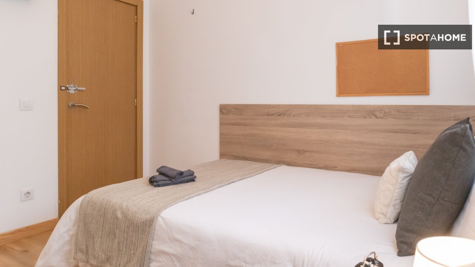 Double room Madrid, 7 beds, 160m² — photo 35