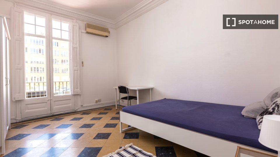 Double room Barcelona, 8 beds, 175m² — photo 10