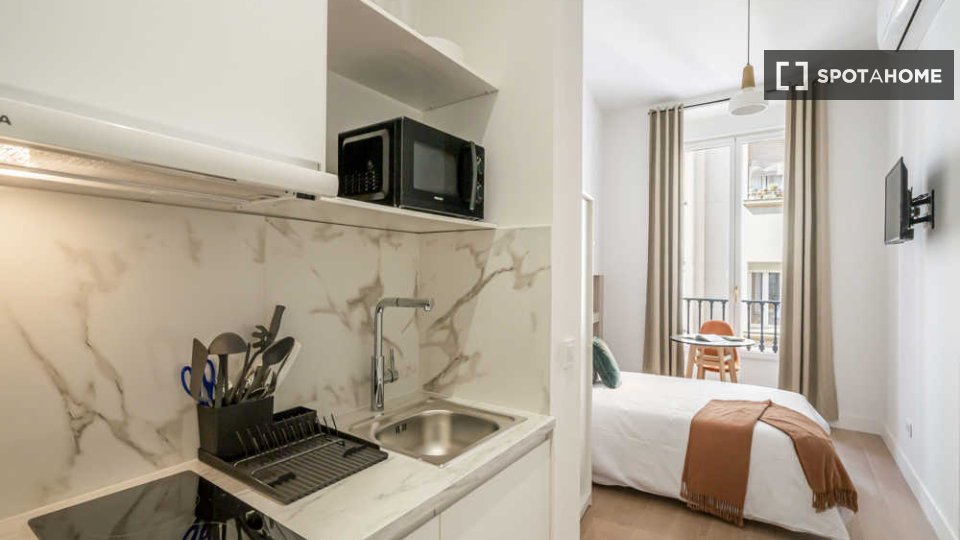 Double room Madrid, 16 beds — photo 37