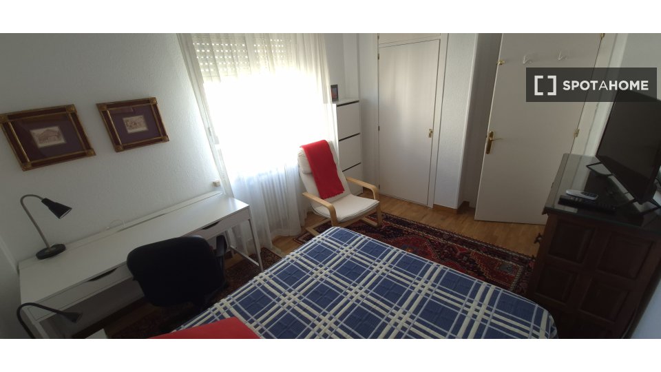 Double room Madrid, 1 bed, 120m² — photo 27